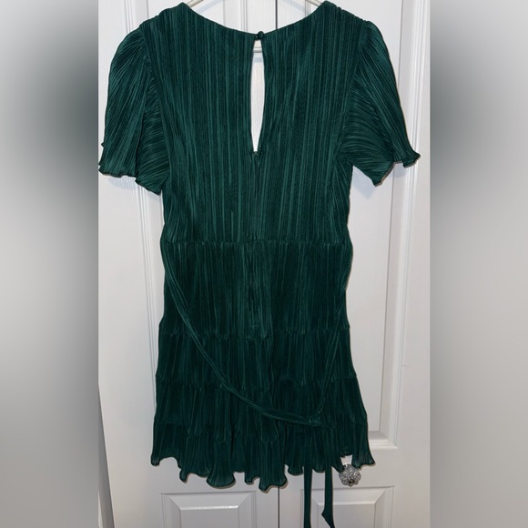 B Darlin Like New Juniors' Bodre Ruffle-sleeve Tiered Mini Dress In Hunter Green - Picture 3 of 8